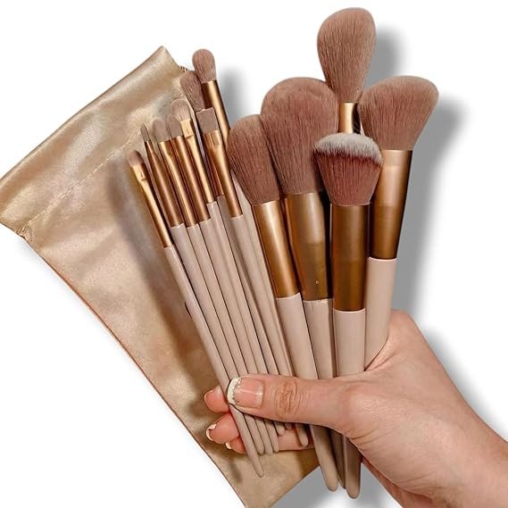 Professional 13-Piece Makeup Brush Kit – Ultra-Soft, Durable Bristles for Smooth Makeup Application – Ideal for Beginners & Experts